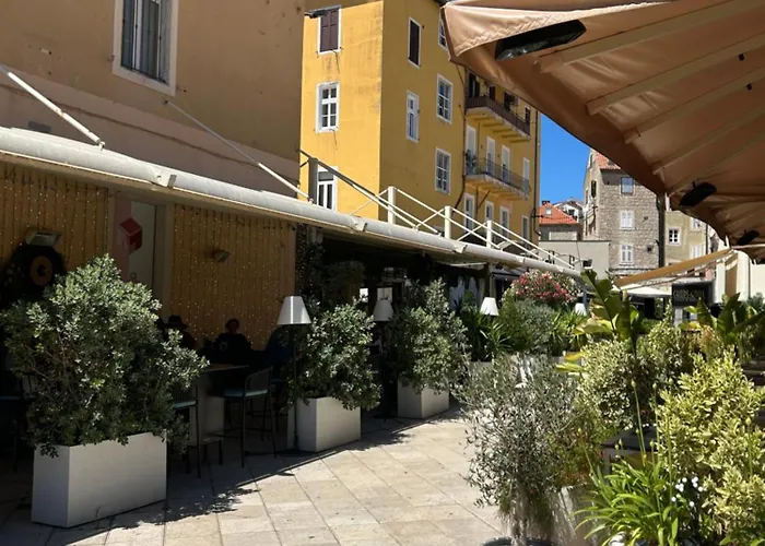 Tango בית הארחה ספליט